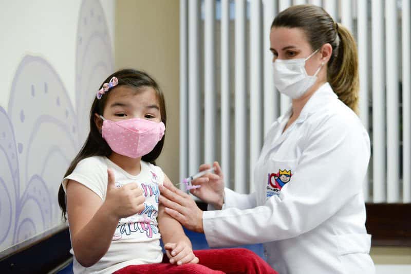 Aumento de casos respiratórios acende alerta para vacinação