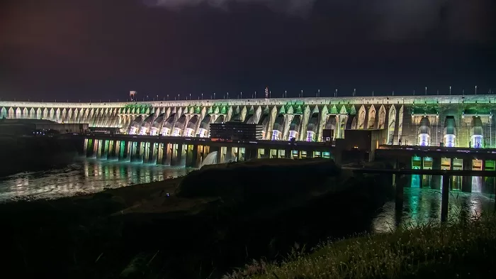 No inverno, passeio Itaipu Iluminada ganha sabor especial