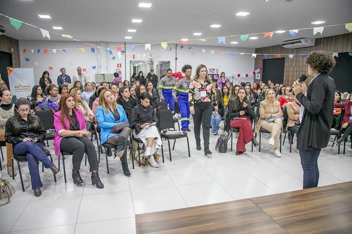 Copel divulga Rede Elétrica Inteligente para mulheres empreendedoras de Fazenda Rio Grande