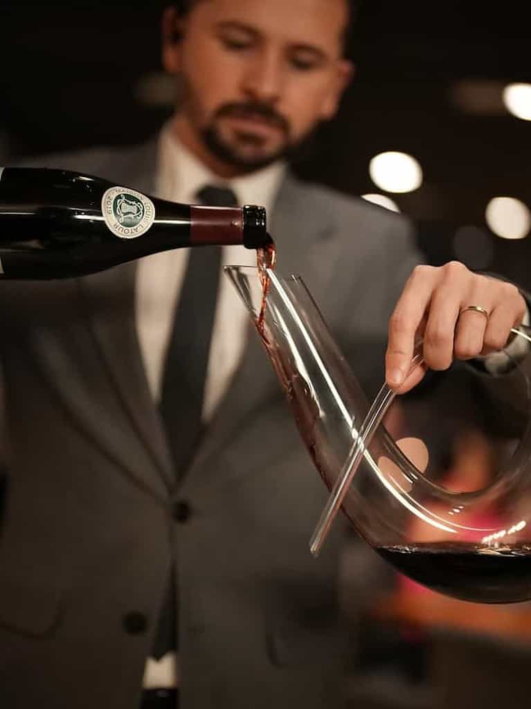 Grand Mercure Curitiba Rayon conta com uma vasta carta de vinhos