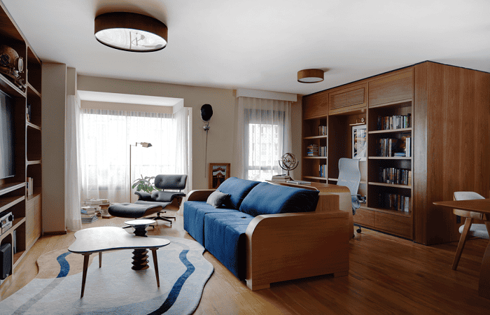 Apartamento ganha personalidade e um estilo retro futurista