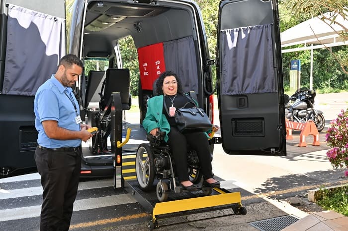 Frota de Itaipu ganha vans menos poluentes e mais inclusivas