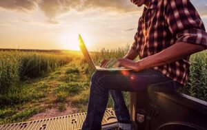 O evento será realizado pela BeAgro que é um ecossistema educacional de inovação e tecnologia para o agronegócio criado pelo Centro Universitário Integrado, representando a primeira vertical do agronegócio brasileiro, sediada em Campo Mourão, Paraná, uma das regiões mais produtivas do país.