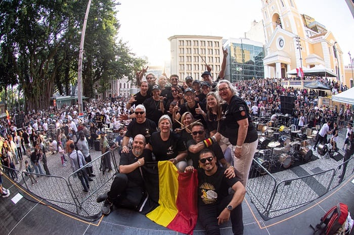 Orquestra de Baterias de Florianópolis celebra a 10ª edição com centenas de músicos tocando juntos