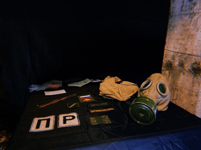 Primeiro museu da guerra da Rússia contra a Ucrânia em Curitiba simula bunker e reúne itens usados pelos combatentes e exposição fotográfica na 6ª Poltavskyi Yarmarok