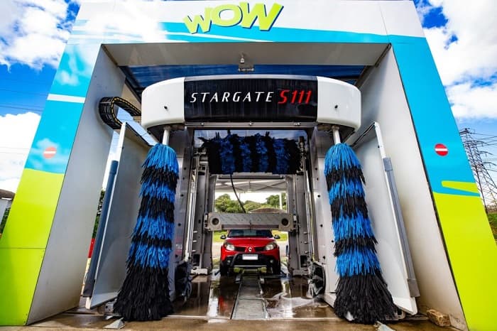 Lava rápido de Curitiba revoluciona o mercado de lavagens automotivas com alta tecnologia e conveniência