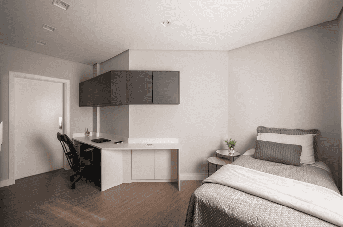 Integração de ambientes garante utilização estrutural mais eficiente em apartamento com 110 m²