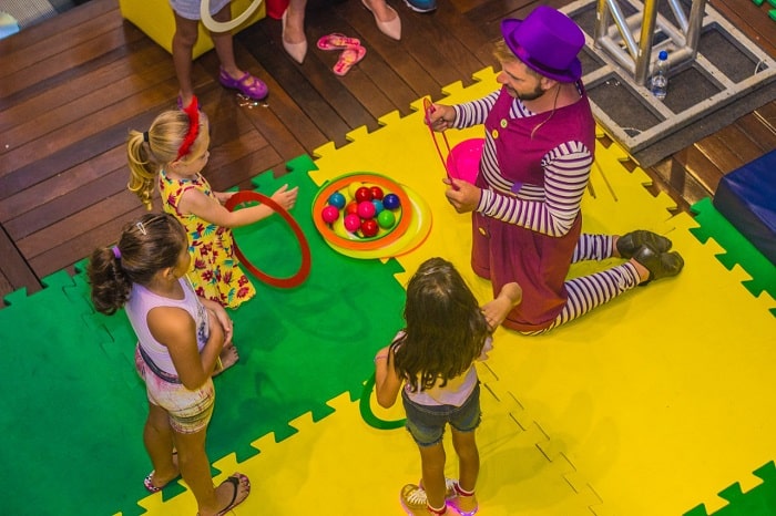 Programa Guritiba leva oficinas para educadores e alunos de escolas da Grande Curitiba