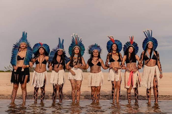 Suraras do Tapajós, primeiro grupo feminino indígena de Carimbó do Brasil, se apresenta no feriadão na CAIXA Cultural Curitiba