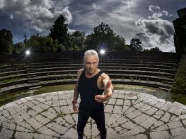 Brilho do Metal: Bruce Dickinson aterrissa em Curitiba com a Turnê Mundial 'The Mandrake Project'"