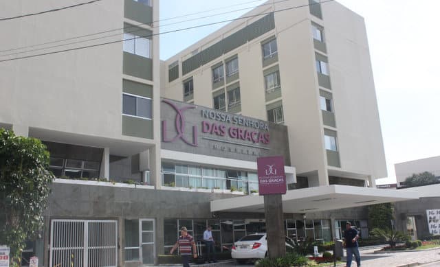 O Hospital Nossa Senhora das Graças, em Curitiba (PR), se destaca por possuir a maior experiência na aplicação dessa técnica no país.