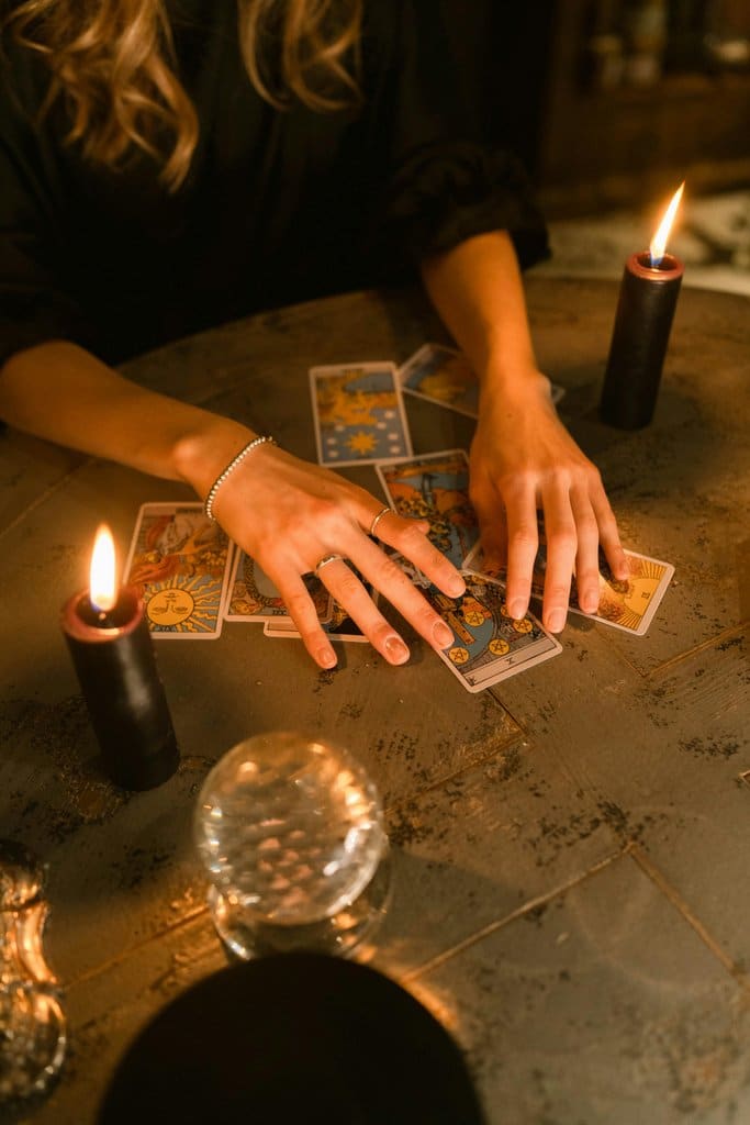 Descubra seu arcano pessoal de 2025 e como o Tarot pode guiar suas decisões