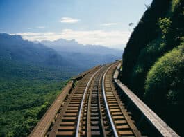 Curitiba brilha novamente no turismo global: trajeto de trem até Morretes supera passeios ferroviários da Suíça, Itália, Japão, entre outros. Foto: Serra Verde Express